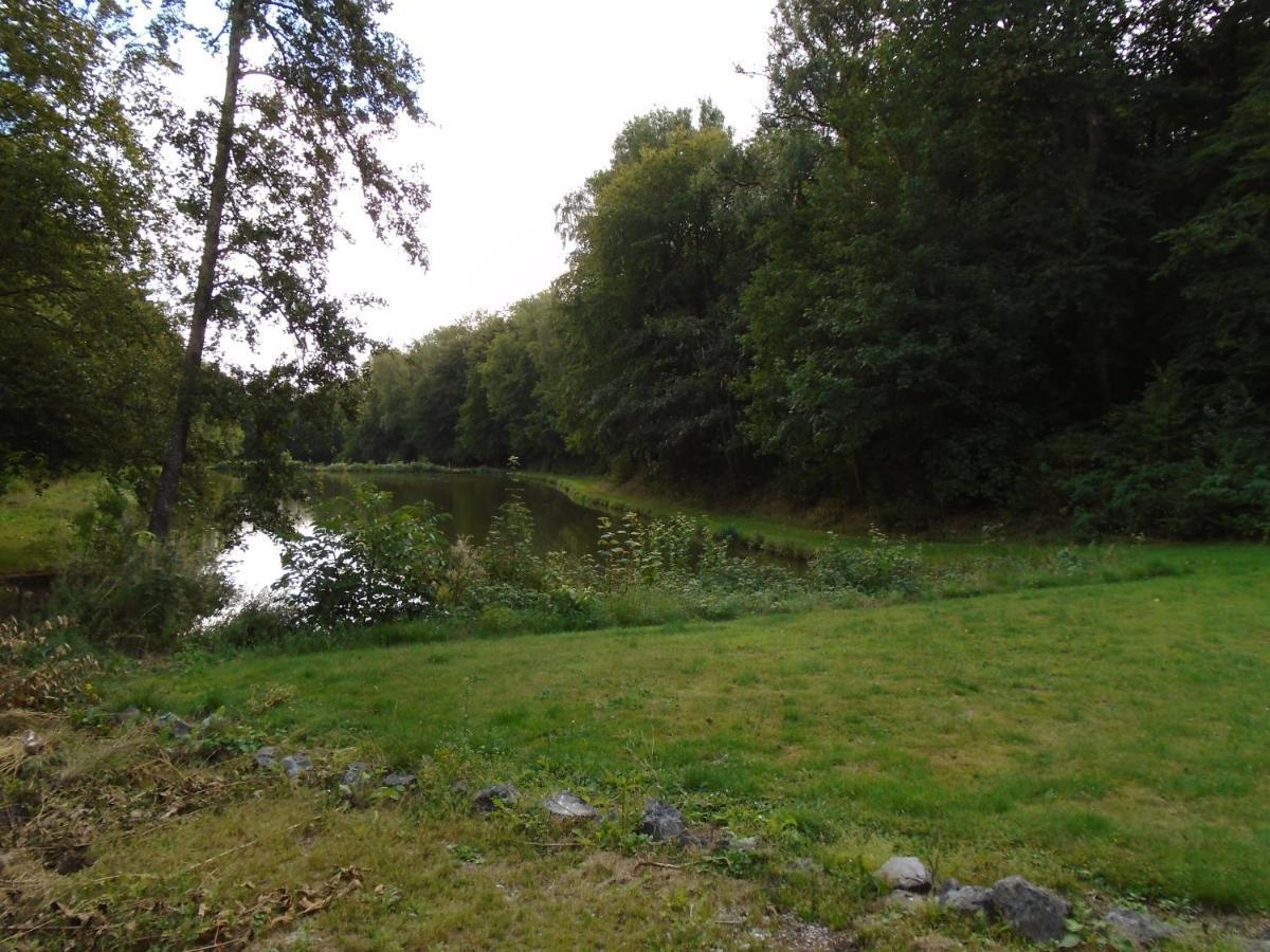 Deux Etangs Poissonneux Au Milieu Des Bois Avec Gite Moderne, La Halte Des Deux Lacs Rosee Luaran gambar