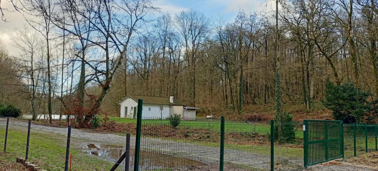 Deux Etangs Poissonneux Au Milieu Des Bois Avec Gite Moderne, La Halte Des Deux Lacs Rosee Luaran gambar